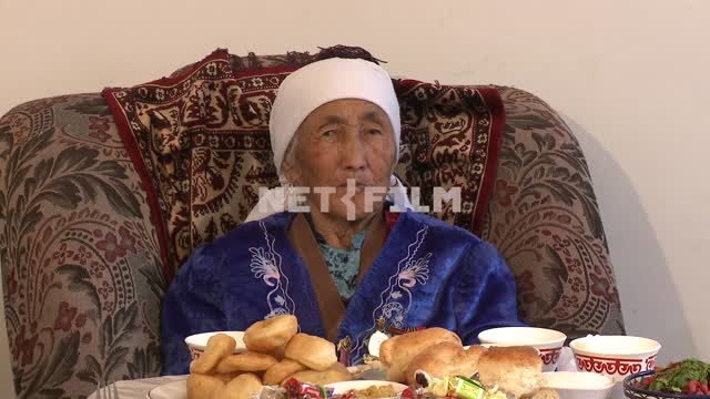 Бабушка на казахском языке. Казахская целительница.
