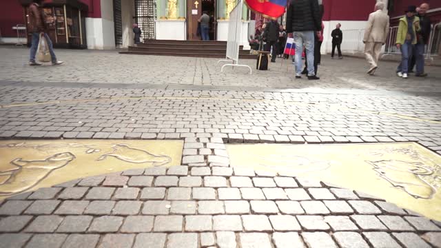 Нулевой километр москва проезд воскресенские ворота отзывы
